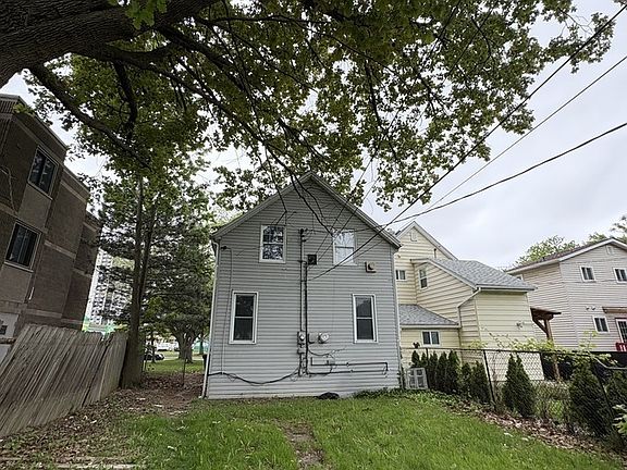 5th image of 858 Windsor Ave #1
