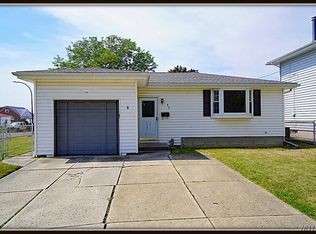 80 Highview Cir, Blasdell, NY 14219