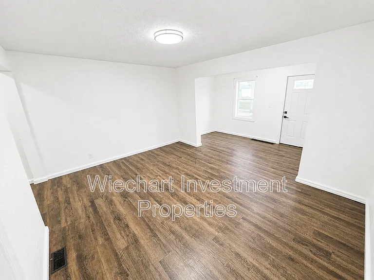 618 W Wayne St — Photo 5