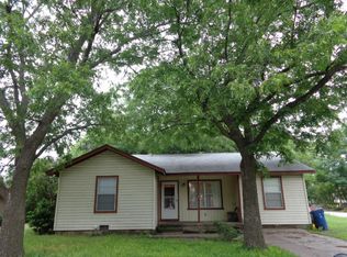 407 N Cates St, Decatur, TX 76234