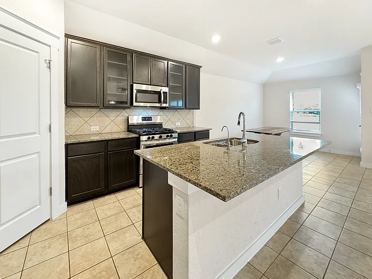 4351 W Vasquez Cir — Photo 3