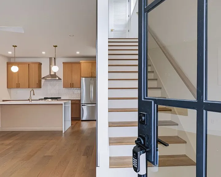 2113 Herman St — Photo 10