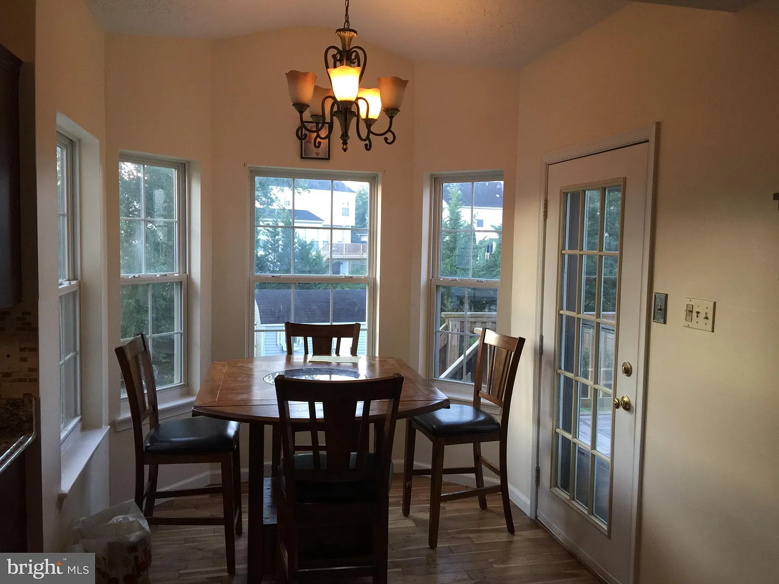 4 bed, 3.5 bath, 2148 sqft, $3,600 — Photo 2
