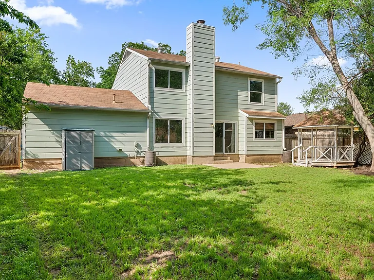 11811 Carshalton Dr — Photo 33