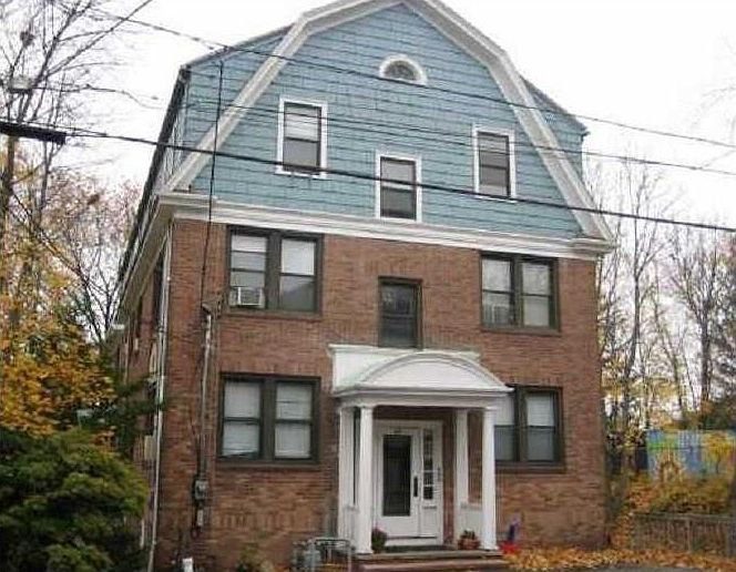 1st image of 58 60 Taft Ave #1