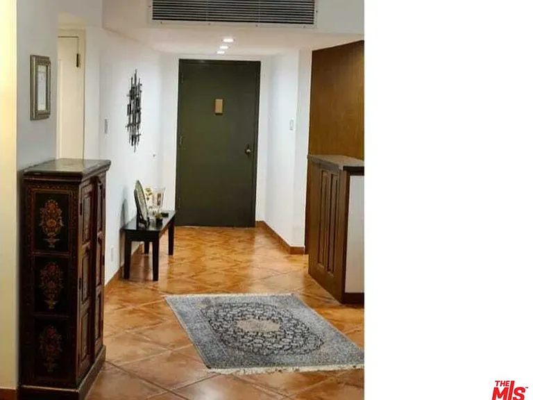 4335 Marina City Dr #340 — Photo 27