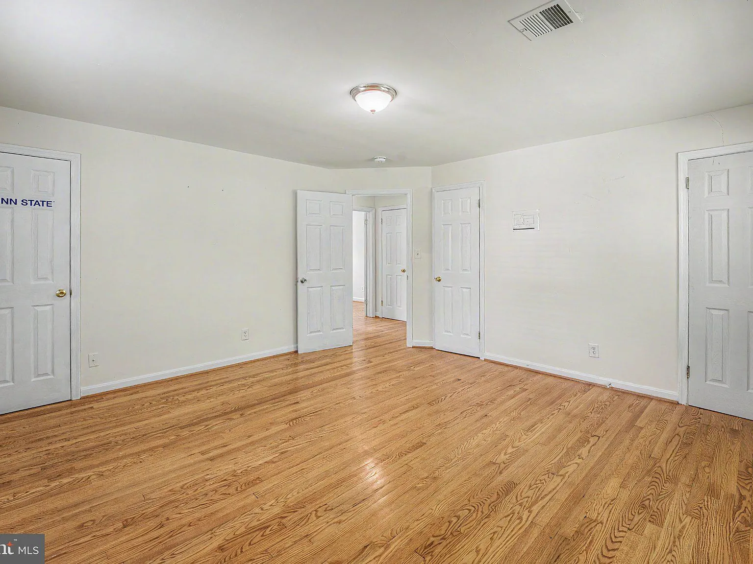 4 bed, 3.0 bath, 2546 sqft, $3,500 — Photo 4