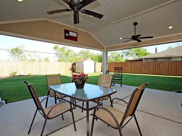 2919 Heritage Colony Dr, Webster, TX 77598