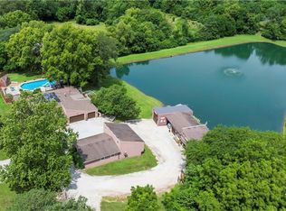 17208 Eisenhower Rd, Leavenworth, KS 66048
