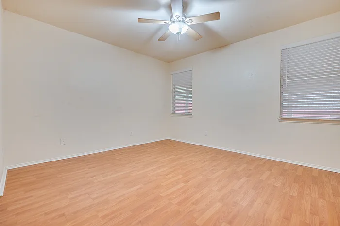 7909 Country Home Dr — Photo 11