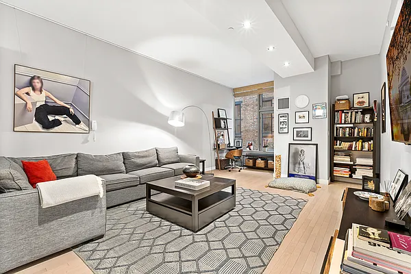 Sold by Triplemint | media 11