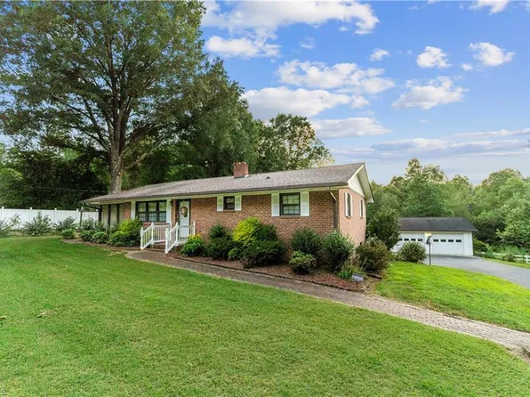 3516 Courtney Huntsville Rd, Yadkinville, NC 27055