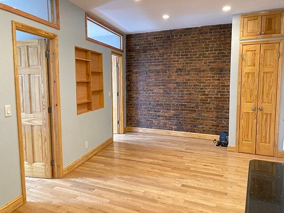 3rd image of 399 Smith St #2BB