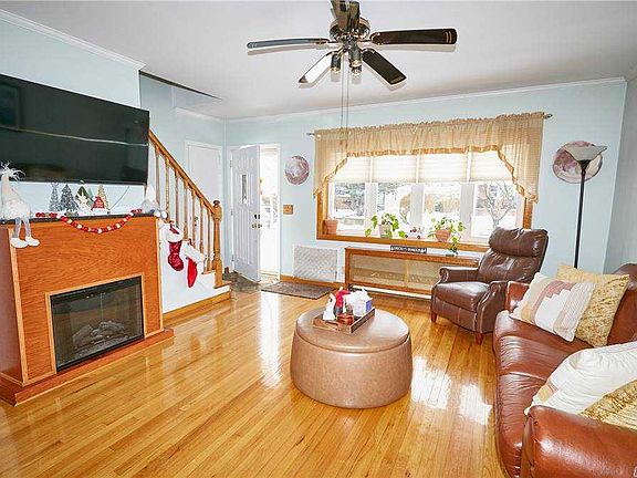 5th image of 62 N Rockaway Ave