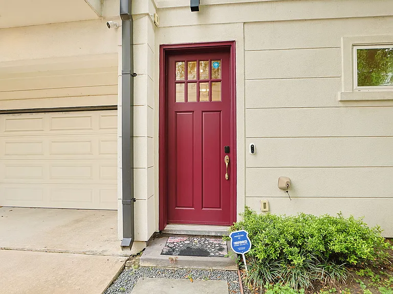 2212 Stuart St — Photo 5