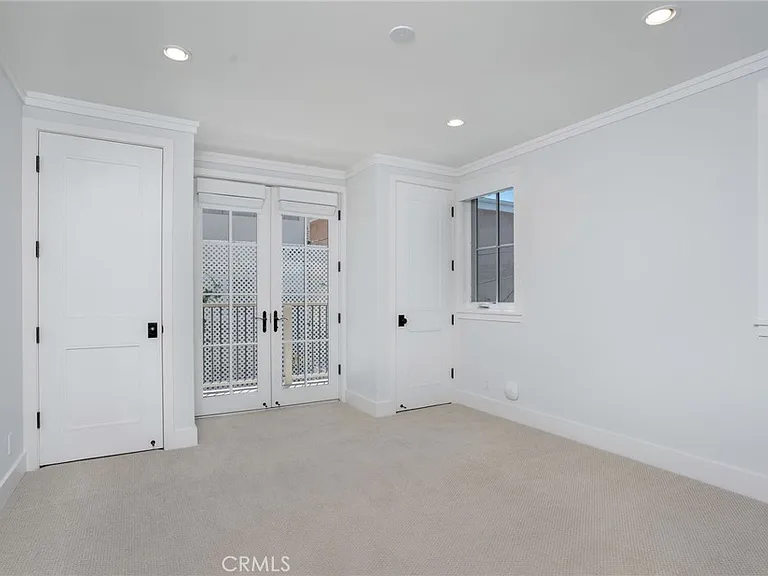 328 28th St — Photo 26