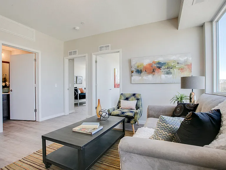 The Central — Photo 19