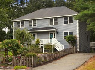 24 Sunset Ter, Merrimac, MA 01860
