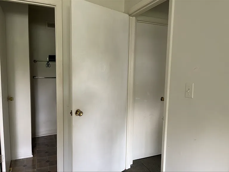 1225 Carriage Cir #104 — Photo 3