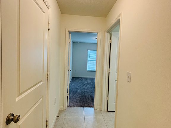 4th image of 1545 Venice Ln