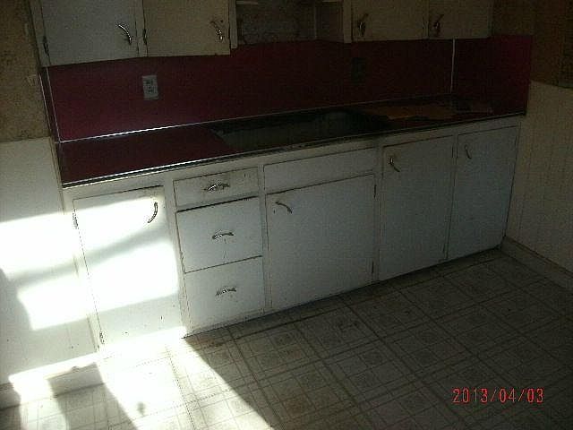 2nd image of 3201 Delaware Ave