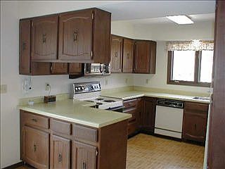 2nd image of 2839 Meadow Wood Dr