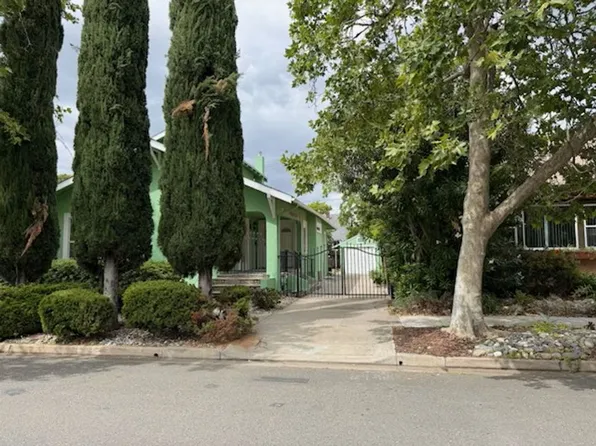 3235 T St, Sacramento, CA 95816