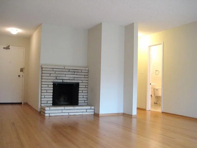 1445 Lake St — Photo 8
