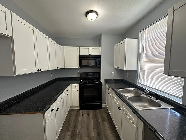 833 North Ave #A4 — Photo 1