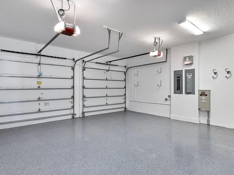 17606 Circle Pond Ct — Photo 35