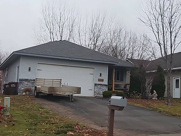 3rd image of 1208 Leo Ln