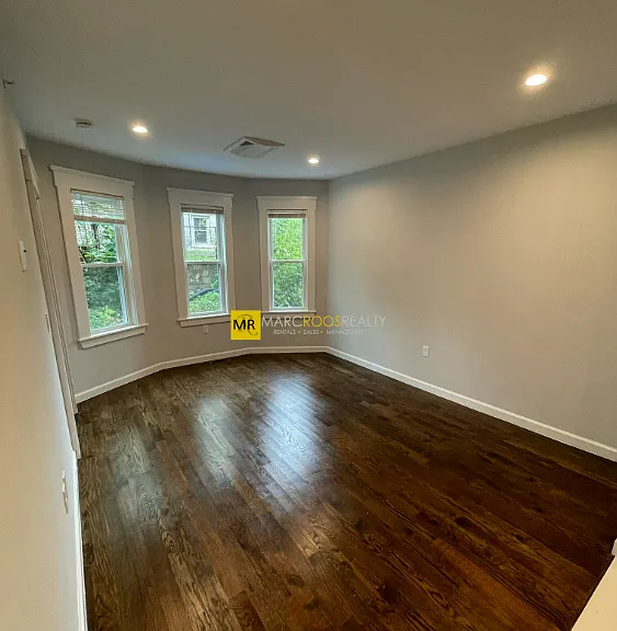 31-33 Raymond Ave #3 — Photo 2