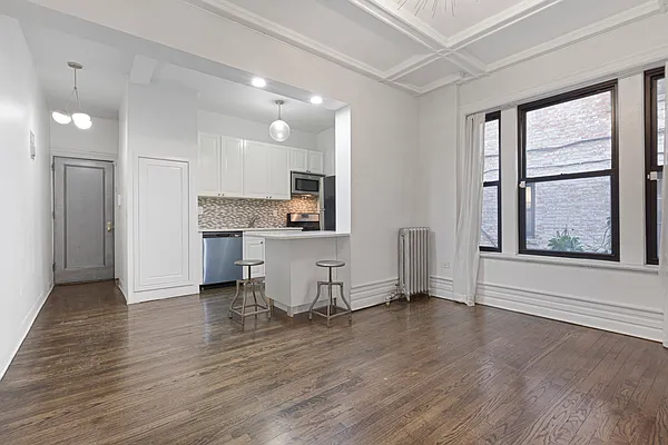 Rented by Platinum Properties | media 9