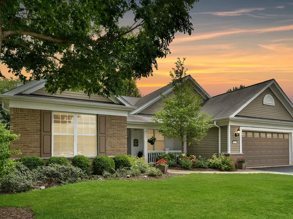 557 Tuscan View Dr, Elgin, IL 60124