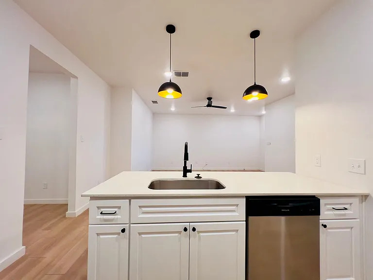 5805 Urbana Pl — Photo 10
