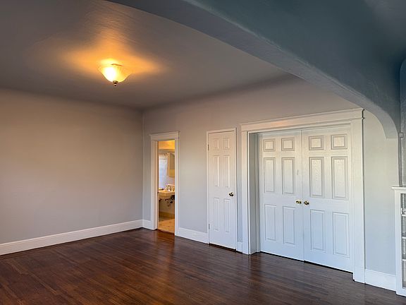 4th image of 455 38th St #1/2