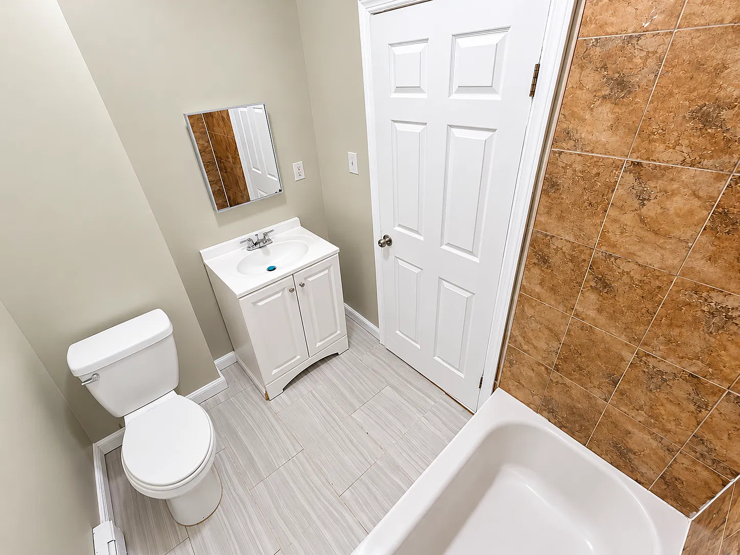3 bed, 1.5 bath, 1200 sqft, $1,995 — Photo 4