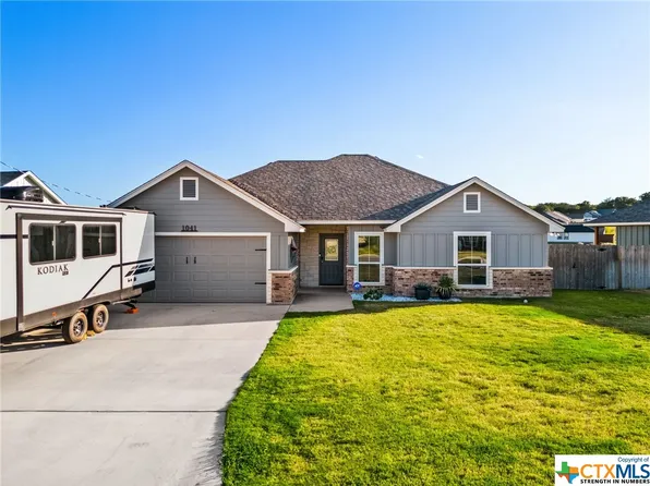 1041 Field Stone Dr, Lampasas, TX 76550