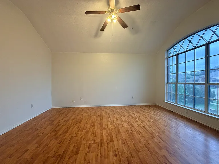 1023 Bonanza Dr — Photo 9