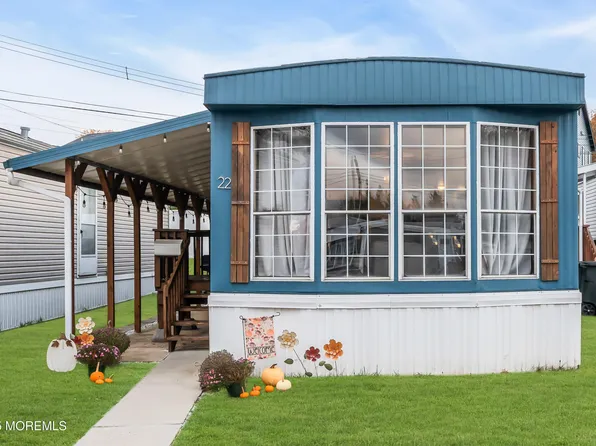 22 Shorehaven Park, Hazlet, NJ 07730