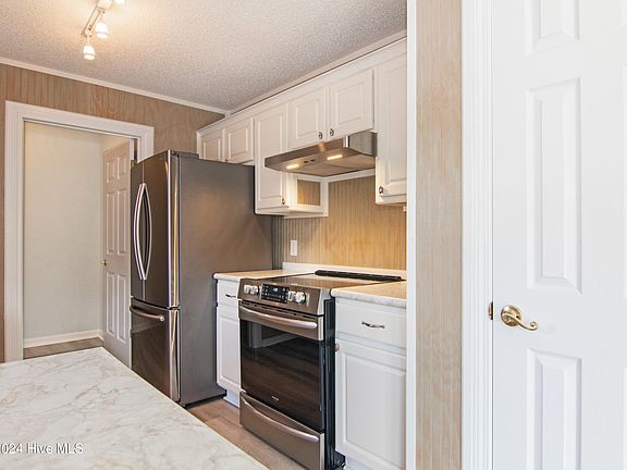 3rd image of 1604 Willoughby Park Court Unit 8