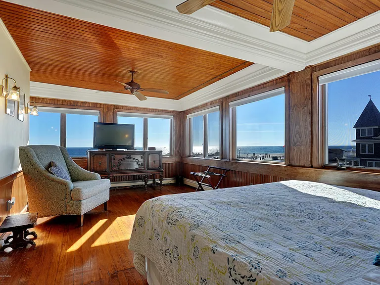 19 Ocean Ave — Photo 24