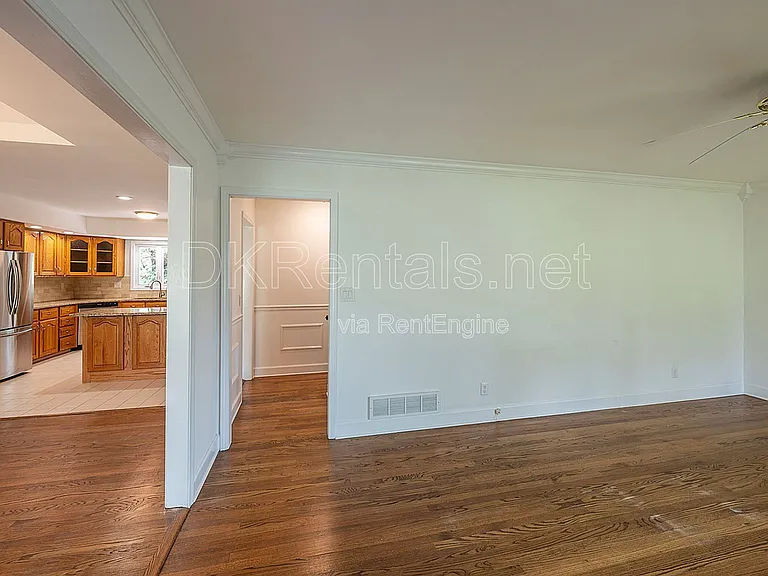 245 Brook Dr — Photo 7