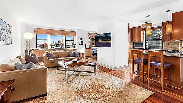 1st image of 145 E 15th St APT 15U
