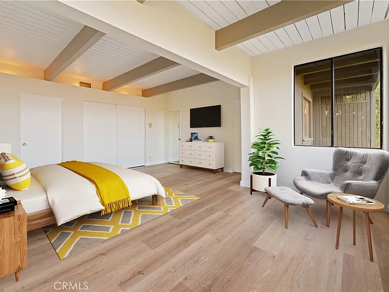 3230 Wrightwood Studio Ctr — Photo 14