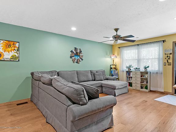 4th image of 1362 Olivia Ct