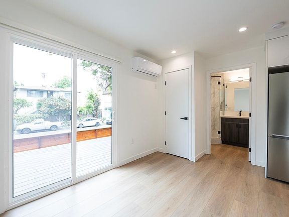 4th image of 613 N Occidental Blvd #1