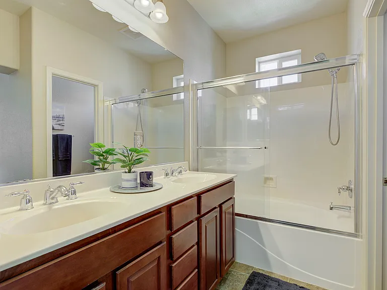 2050 Sierra View Cir #2-1 — Photo 14