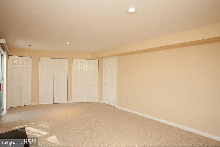 3 bed, 2.5 bath, 2015 sqft, $2,800 — Photo 2