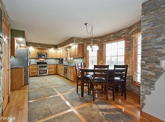 5th image of 8130 Wheatfield Dr